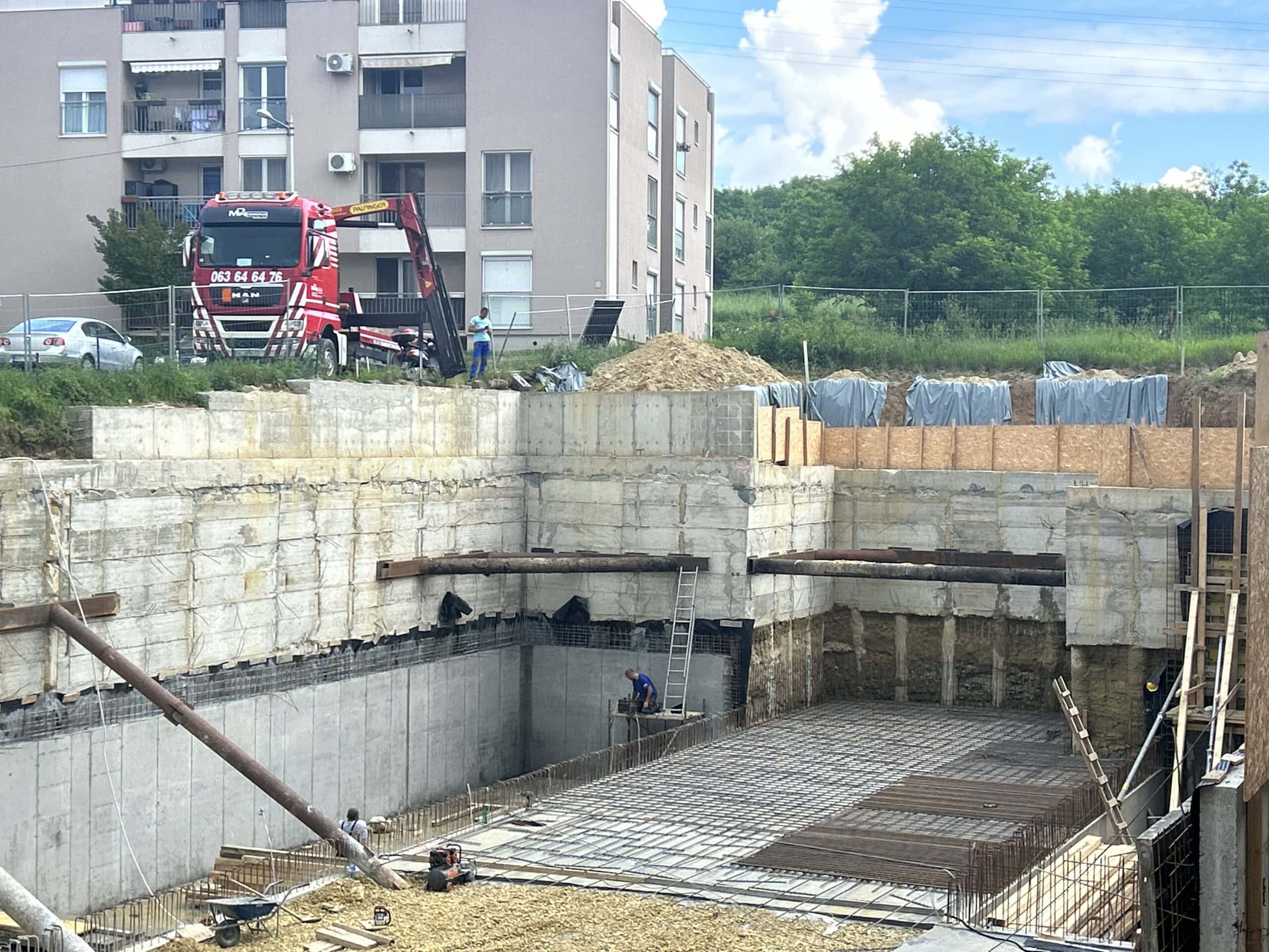 konstruktivni zid priprema za betoniranje i salovanje i armiranje temeljne ploce