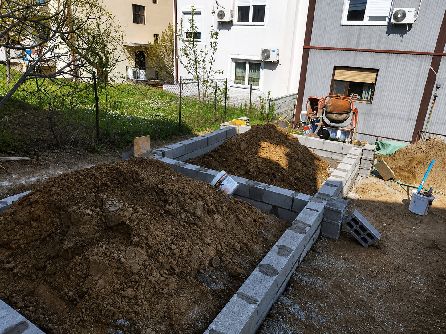 vracanje zemlje u temeljnu plocu